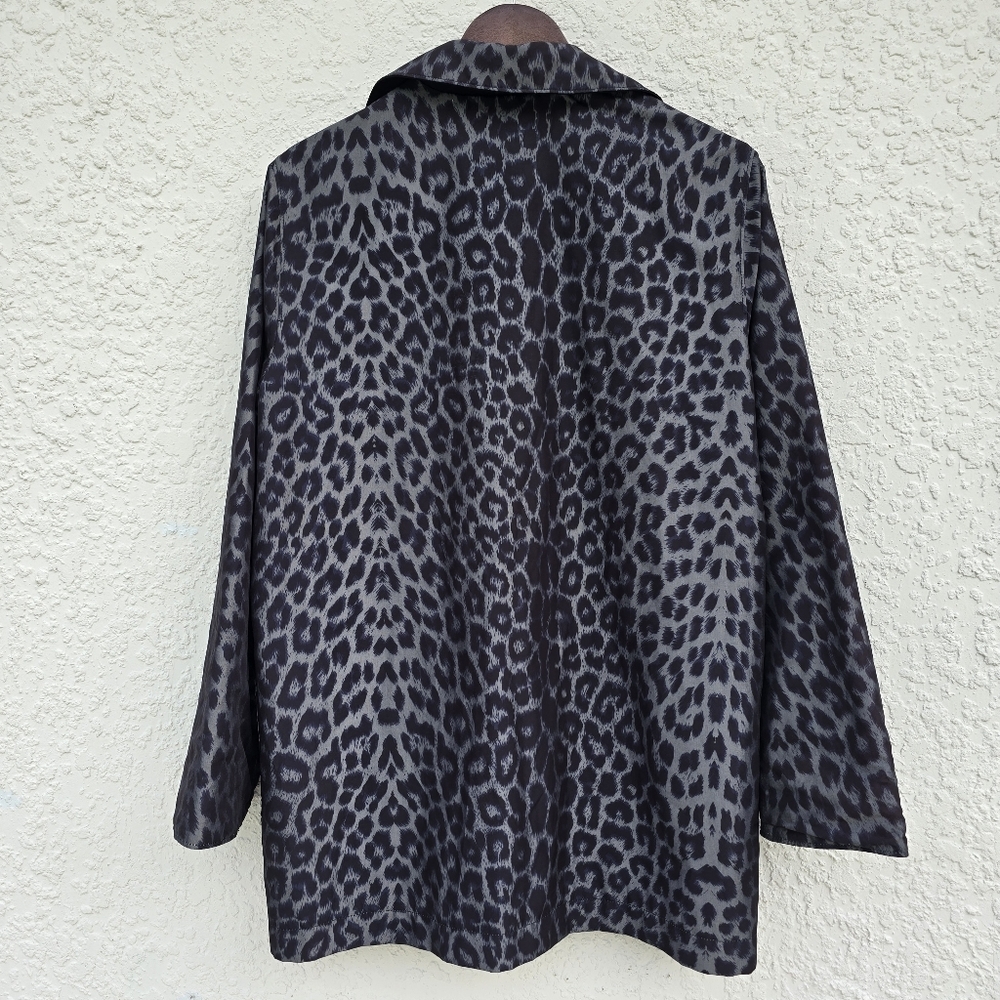 Chic Reversible Leopard Print & Solid Black Jacket - image 3